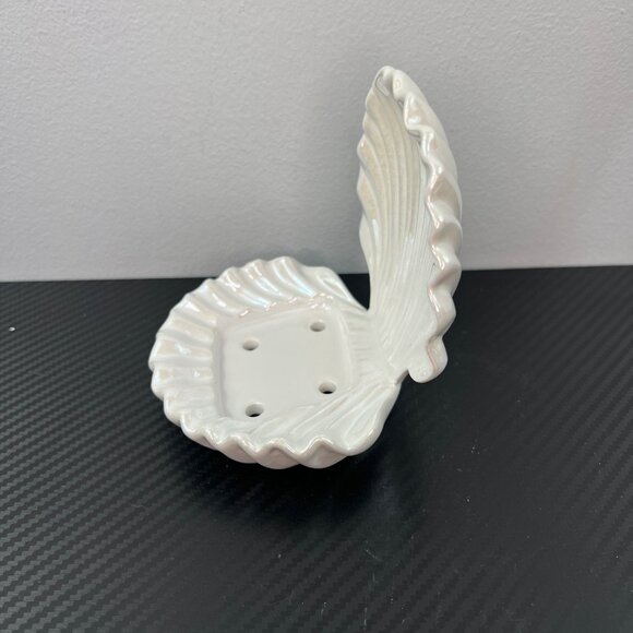 NEW Bath & Body Works Clam Shell Soap Holder Iridescent Seashell - Picture 2 of 7